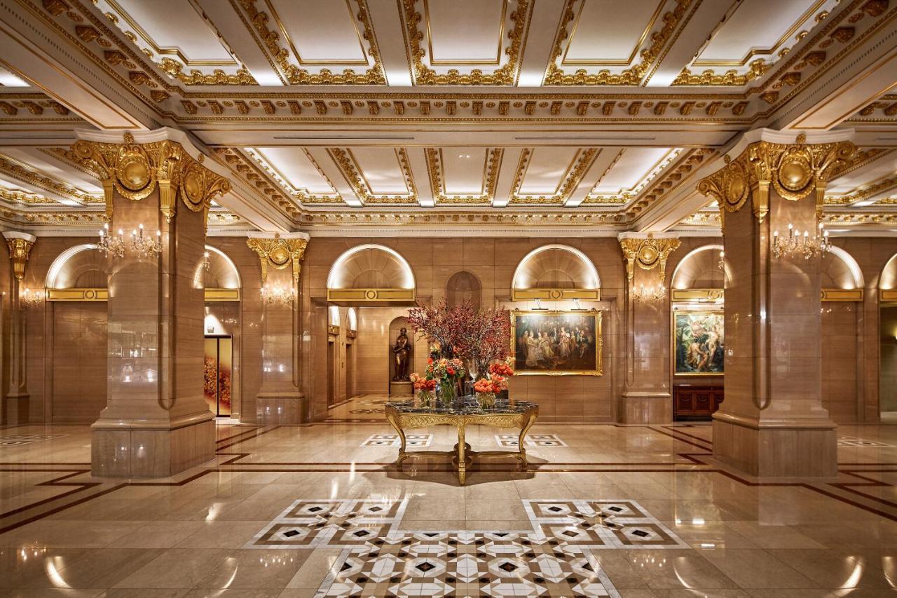 Lotte Hotel Seoul Executive Tower Esterno foto The lobby of the Four Seasons Hotel