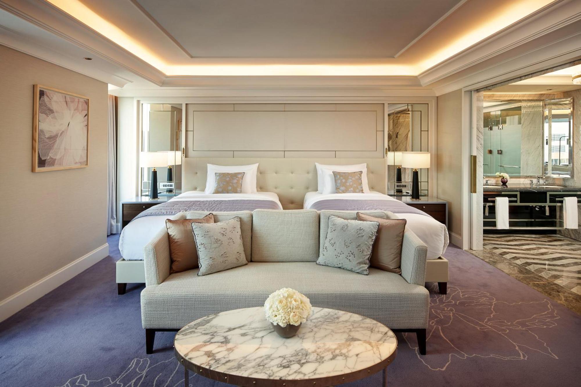 Lotte Hotel Seoul Executive Tower Esterno foto A suite at the hotel