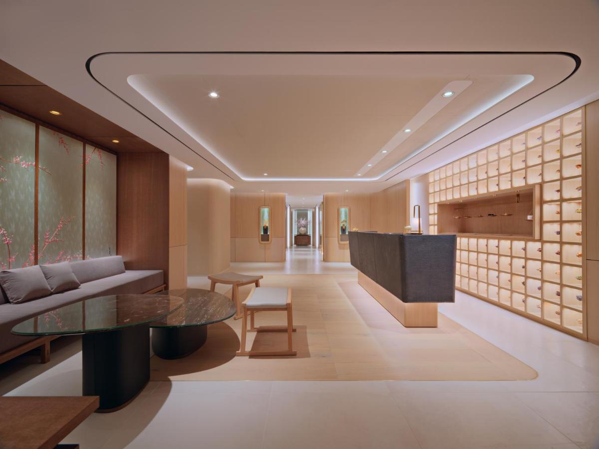 Lotte Hotel Seoul Executive Tower Esterno foto The interior of the new crematorium
