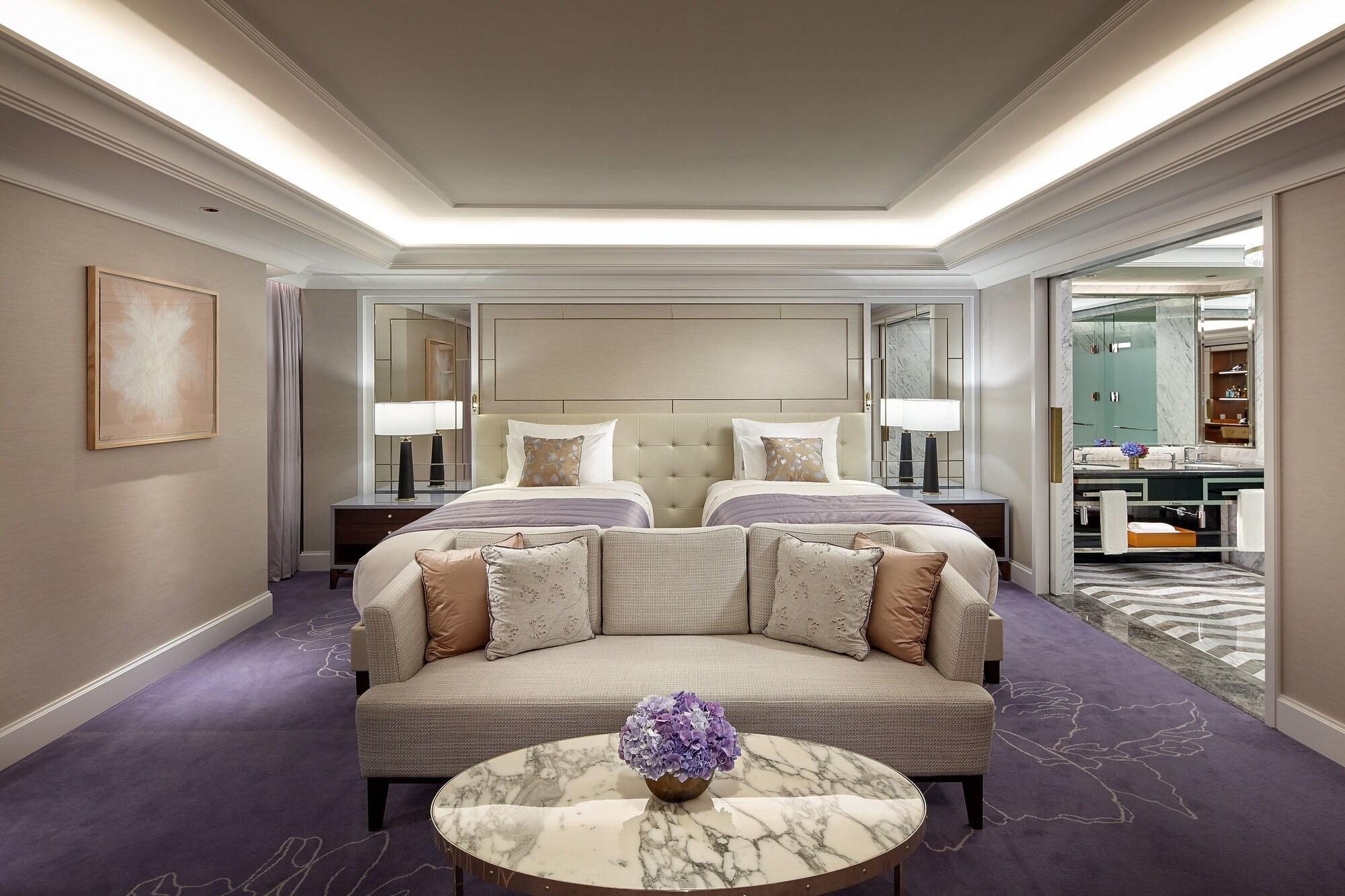 Lotte Hotel Seoul Executive Tower Esterno foto A suite at The St. Regis Mumbai
