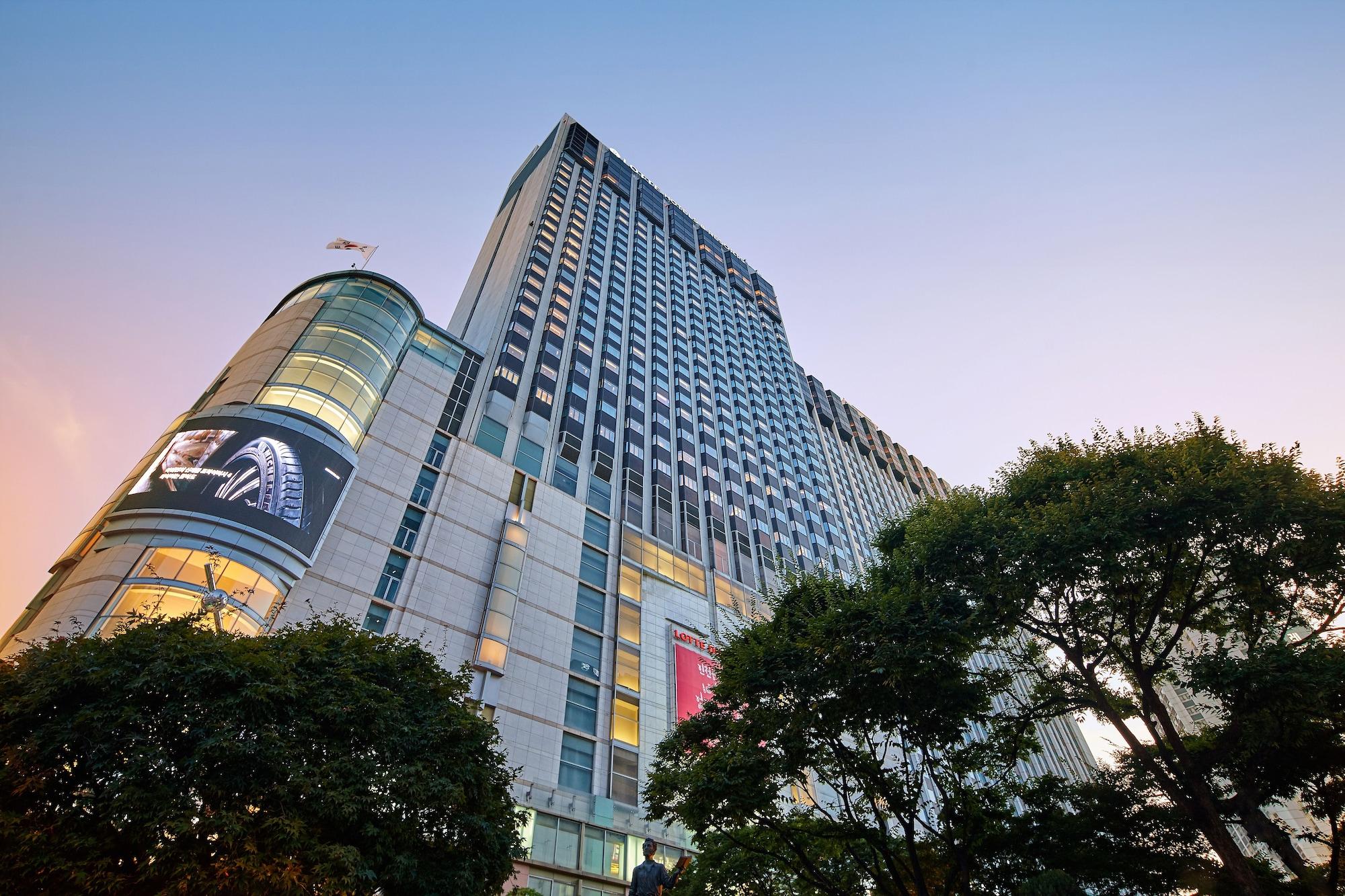 Lotte Hotel Seoul Executive Tower Esterno foto The hotel in 2013